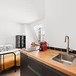 Cozy & Practical Studio Near Eiffel Tower Paris 15